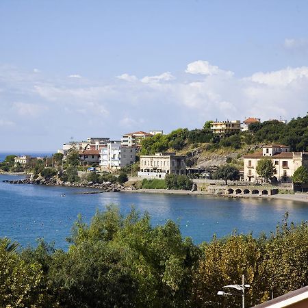 Hotel Vittoria Сапрі Екстер'єр фото