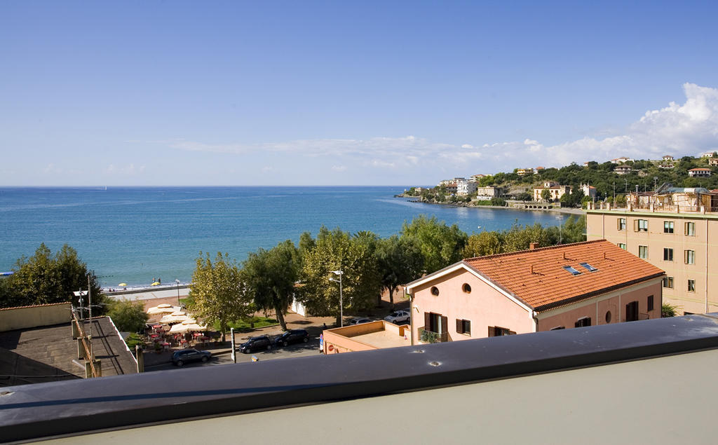 Hotel Vittoria Сапрі Екстер'єр фото
