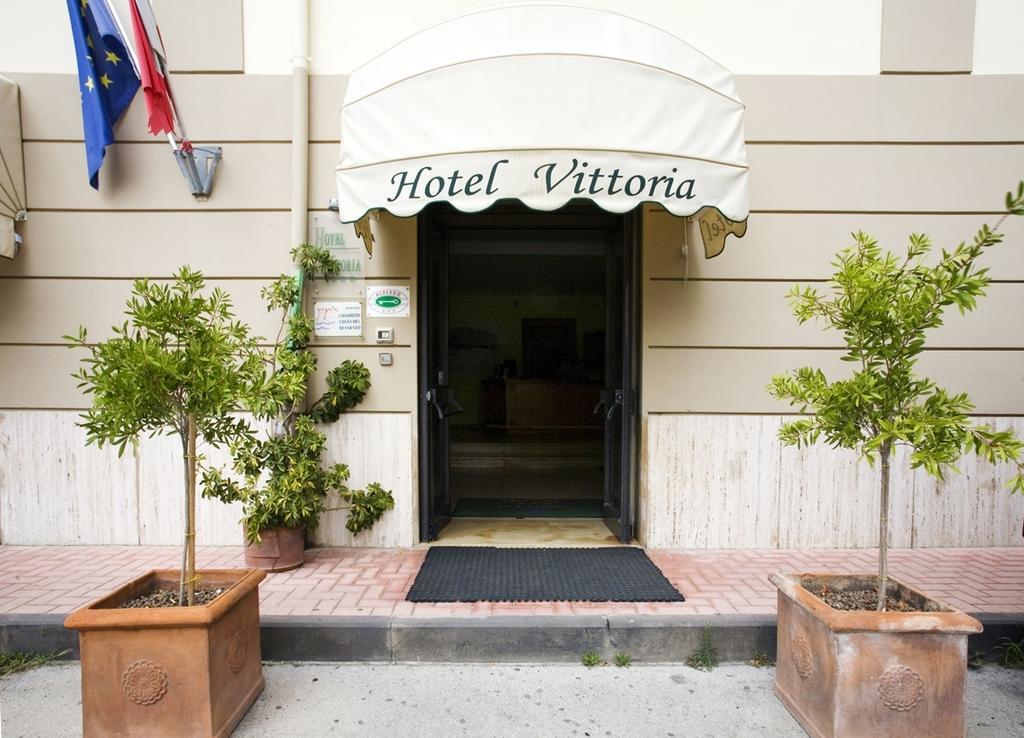 Hotel Vittoria Сапрі Екстер'єр фото